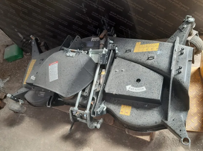 Yanmar M60SA Mid-Mount Cutting Deck